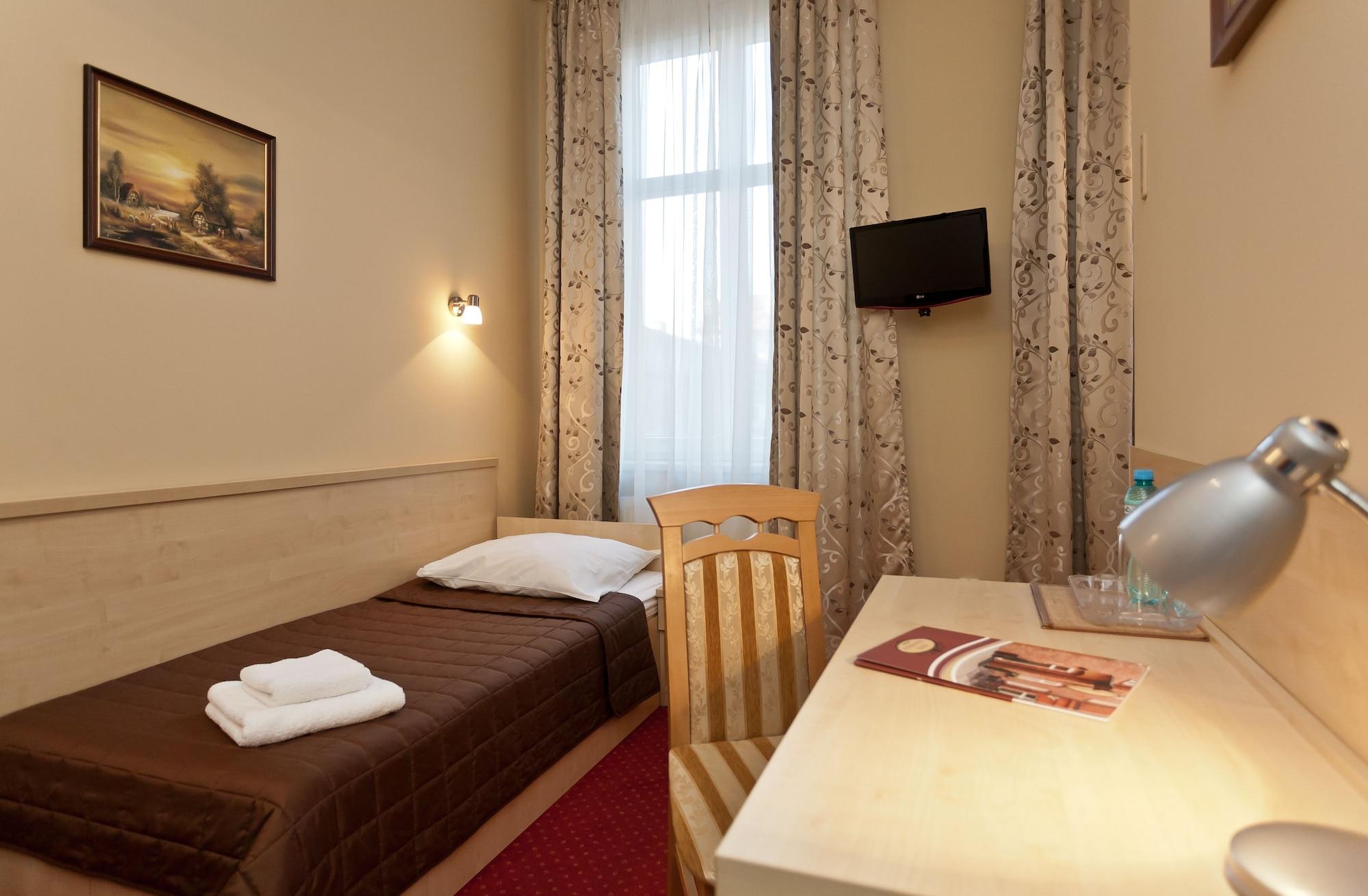 Maksymilian Hotel 3*